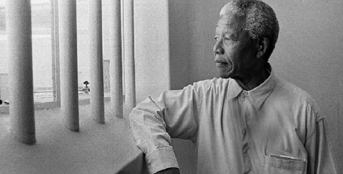 mandela-day-o-homem-por-tras-do-mito-por-maister-f-da-silva-nelson-mandela-1498608999331-v2-615x300-1